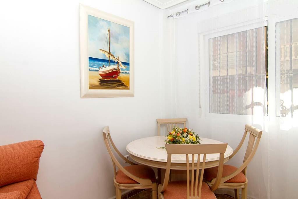 Yovalu Con Balcon,Yovalu1Sin Balcon, Yovalutres Con Piscina Apartment Torrevieja Exterior photo